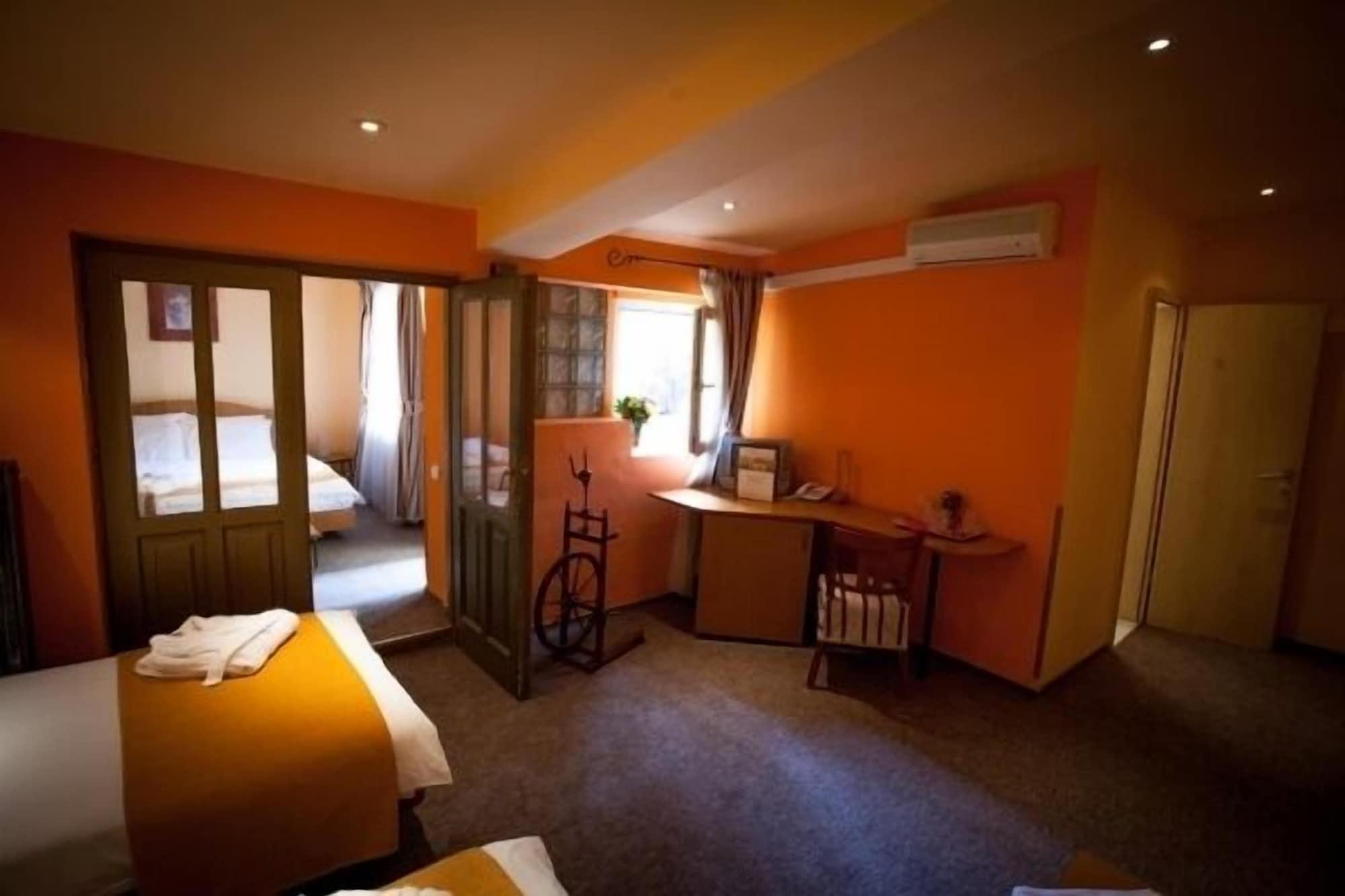 Deja Vu Guesthouse Kolozsvár Kültér fotó