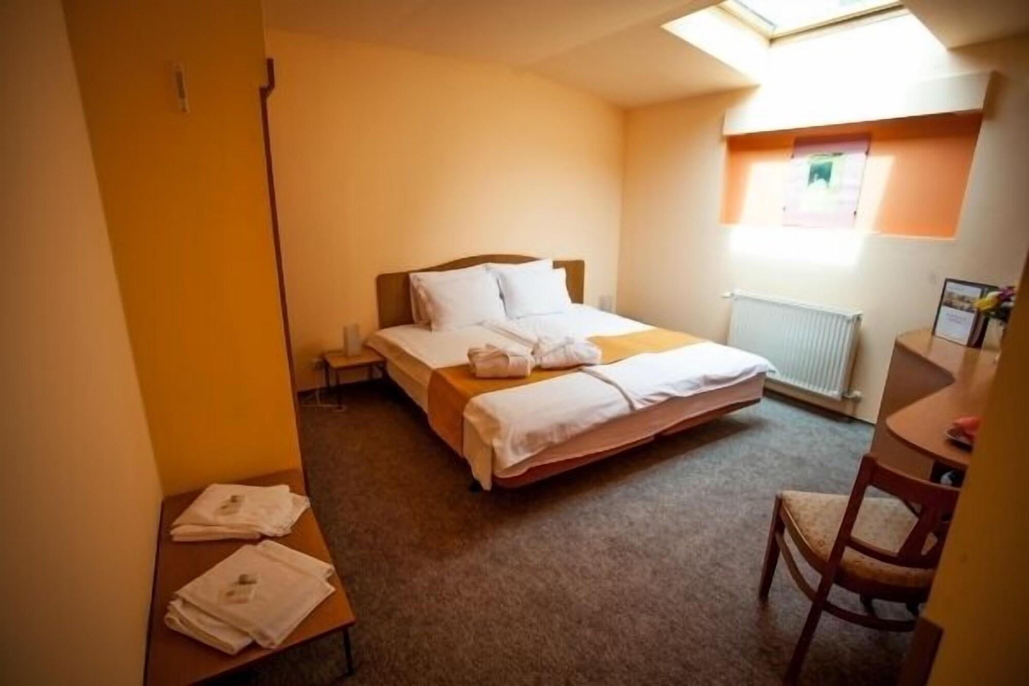 Deja Vu Guesthouse Kolozsvár Kültér fotó