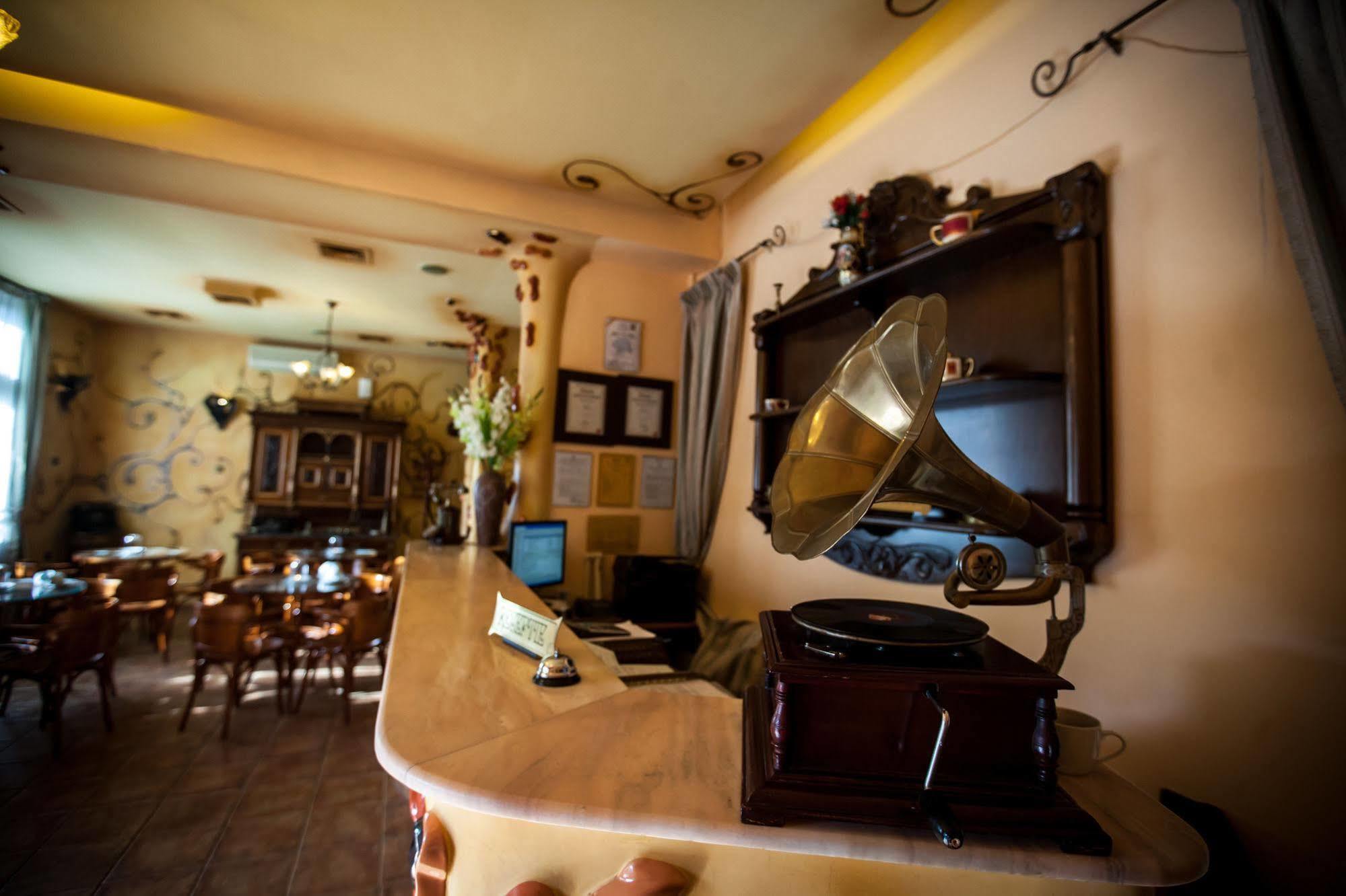 Deja Vu Guesthouse Kolozsvár Kültér fotó
